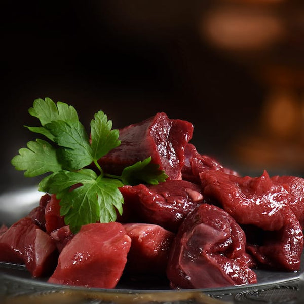 Kaufen Sie Elch-Gulaschfleisch in der Wildfleisch-Box von Swedish Wild